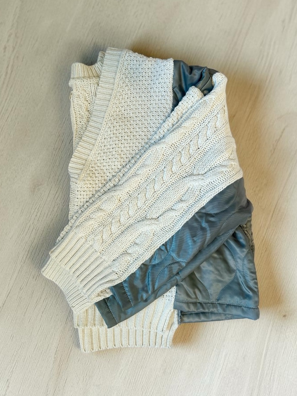 POL Women’s Cream Cable V-Neck Sweater With Quilted Contrast Panels Size M